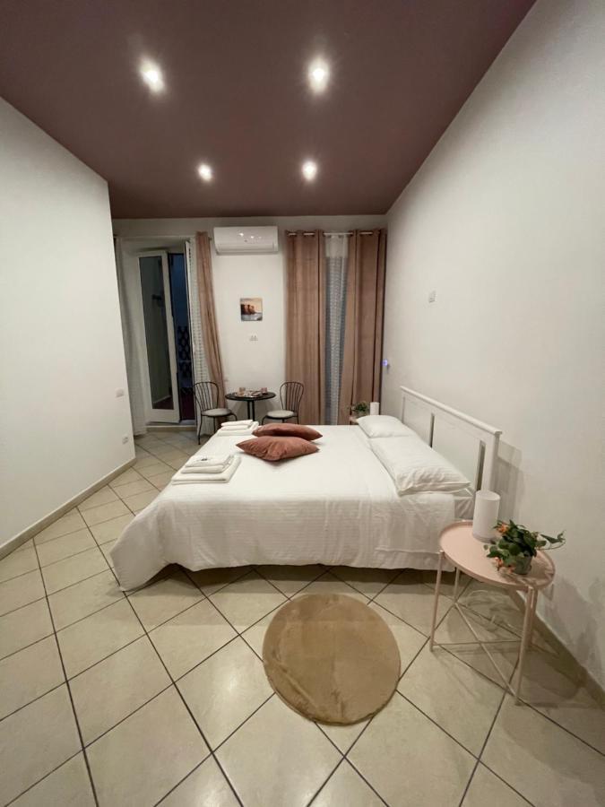 Hotel Napule è ... à Naples Extérieur photo