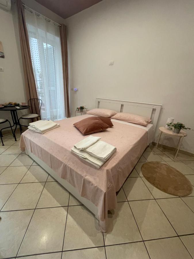 Hotel Napule è ... à Naples Extérieur photo